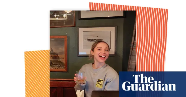 Guardian reporter and photographer snowed in for four days at Tan Hill Inn — I.guim.co.uk