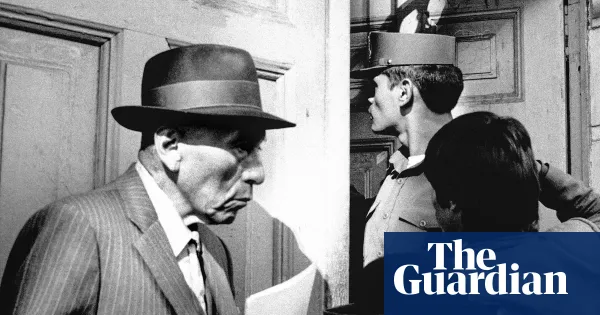 Rod Morris recounts being beaten by police after photographing a La Paz queue — I.guim.co.uk