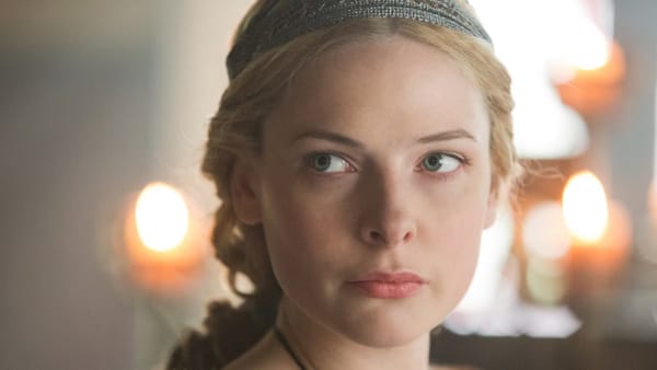 Rebecca Ferguson’s The White Queen compressed 30 years into ten episodes — Static0.colliderimages.com
