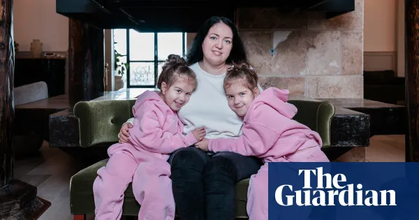 Mother describes daughters born conjoined at the head and later separated — I.guim.co.uk
