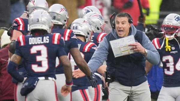 Experts back Patriots at Broncos, Rams at Seahawks in conference titles — Sportshub.cbsistatic.com