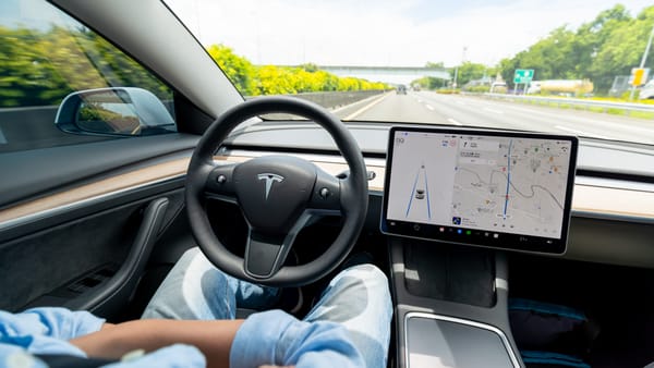Tesla ends Autopilot, moves steering into FSD with $99/month option — Cdn.arstechnica.net