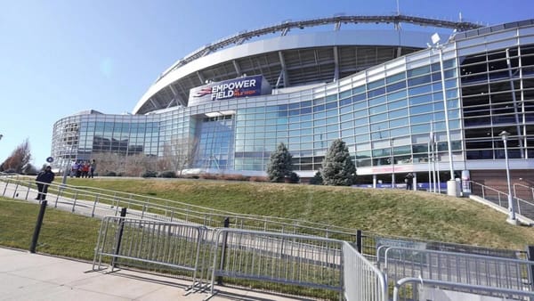 Cold, chance of snow expected for Broncos-Patriots AFC Championship in Denver — Sportshub.cbsistatic.com