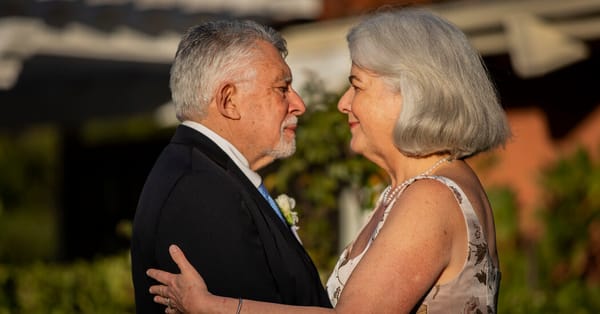 Margaret Victor and Chuck Barraza marry after meeting in New York walking group — Static01.nyt.com