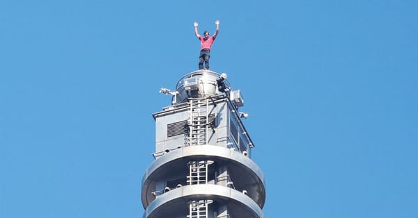 Alex Honnold climbs Taipei 101 without a rope in permissioned ascent — Static01.nyt.com