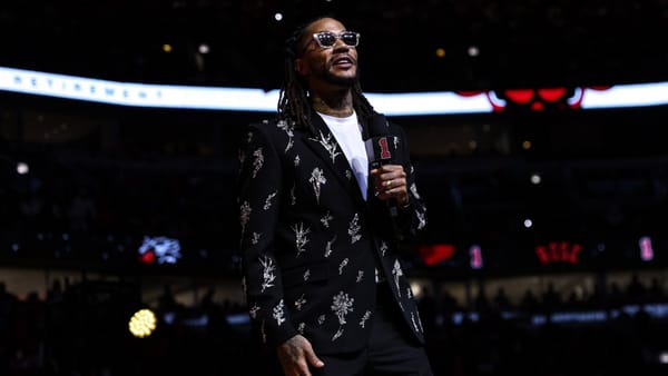 Derrick Rose's No. 1 retired at United Center as Bulls reflect on decline — Sportshub.cbsistatic.com
