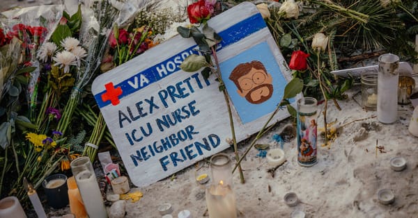 Fox News coverage largely echoes federal account of Minneapolis shooting — Static01.nyt.com