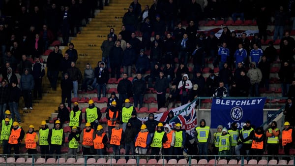 Chelsea urge fans to take 'extreme caution' in Naples after two hospitalised — Assets.goal.com