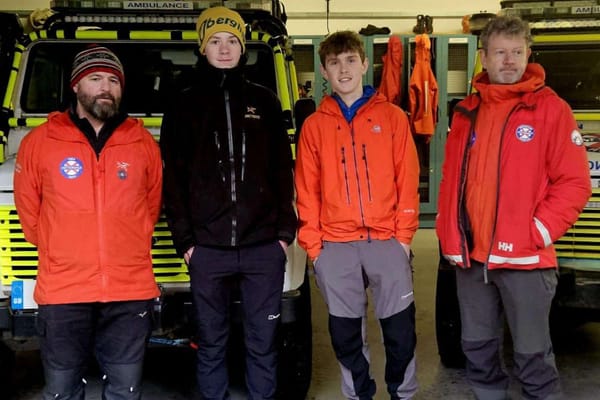 Teen Hikers Rescue Five Adults and Dog From Snow-Covered Helvellyn Ridge — People.com