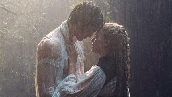 Emerald Fennell’s 'Wuthering Heights' draws 'scorching hot' first reactions — Static0.moviewebimages.com