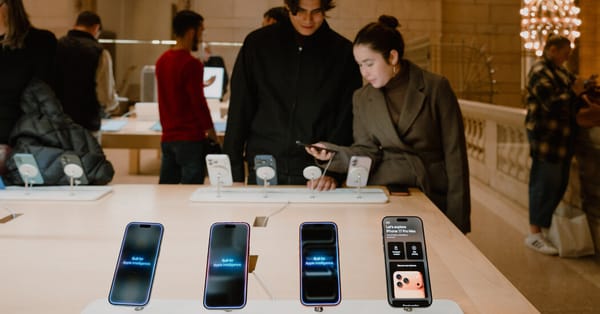 Apple reports record iPhone sales and its most profitable quarter ever — Static01.nyt.com