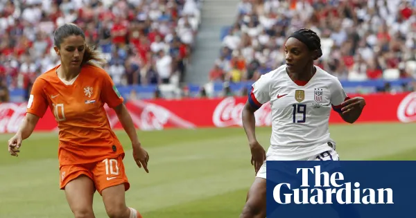 Crystal Dunn announces retirement after decorated career — I.guim.co.uk