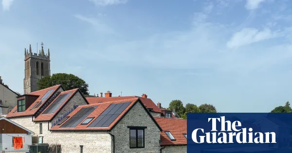 Homes for sale in England with air source heat pumps or solar panels — in pictures — I.guim.co.uk