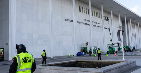 Trump to close Kennedy Center for two-year reconstruction — Static01.nyt.com