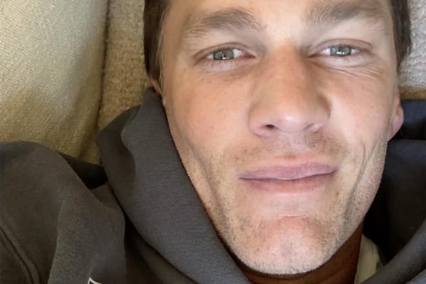 Tom Brady's Instagram selfies have fans wondering if he's courting a crush — People.com
