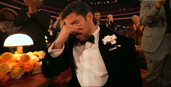 Bad Bunny's emotional Grammys pause is the internet's new favorite meme — helios-i.mashable.com