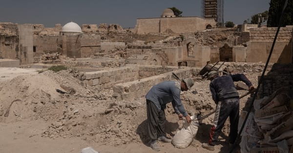 Saudis Announce New Investments in Syria, a Sign of Deepening Ties — NYT > World > Middle East