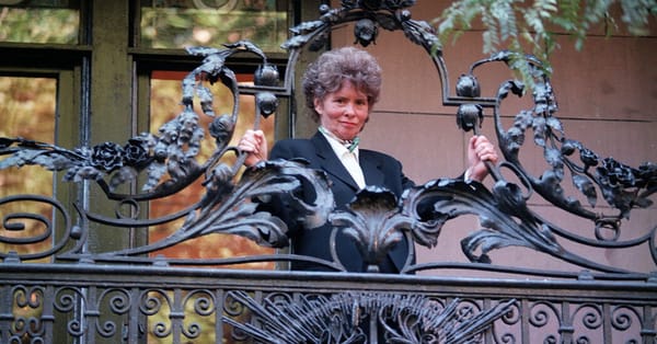 Suzannah Lessard Dies at 81; Memoirist and Stanford White Descendant — NYT > Style