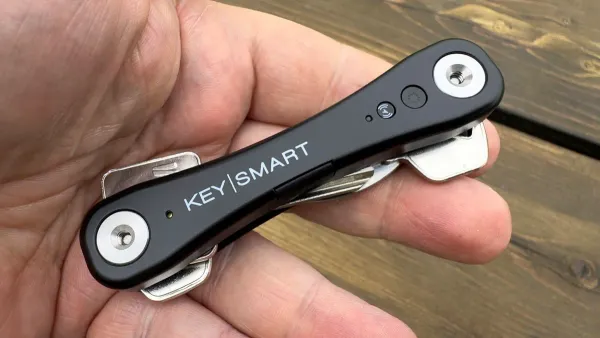 KeySmart iPro key holder packs Find My tracking, LED light and USB-C charging — Latest news