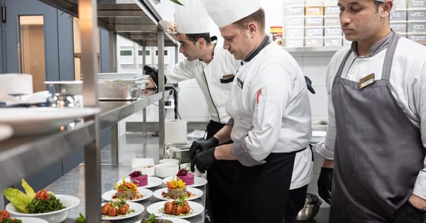 Kosher Meals Reappear in Damascus Hotel Kitchen — NYT > World > Middle East