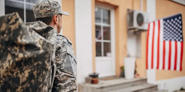 Moving in with other Marines forced me to redefine leadership — Businessinsider