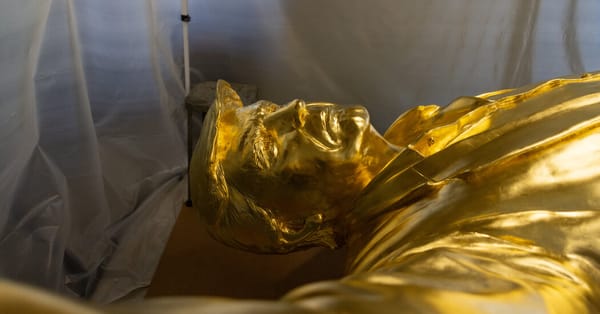 Trump’s Self-Promotion Fosters an American Cult of Personality — NYT > U.S. > Politics