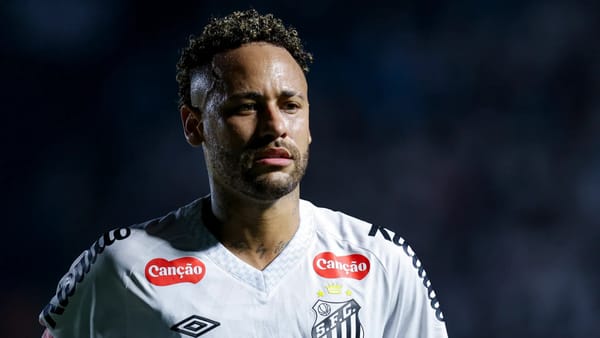 Neymar returns for Santos but misses sitter and fumes at denied penalty — Goal