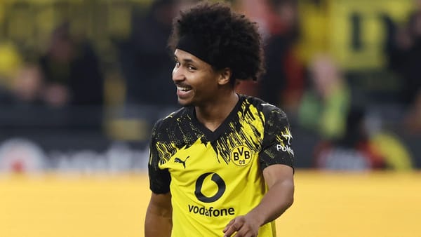 Karim Adeyemi eyes 'the top' amid Dortmund contract uncertainty — Goal