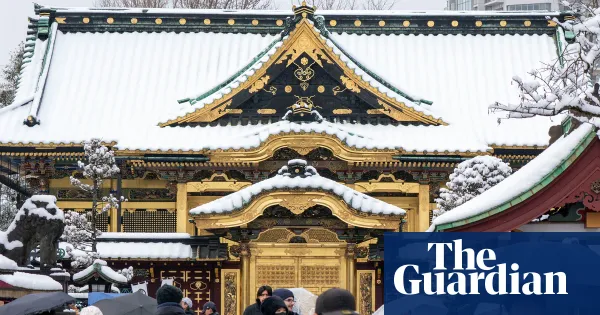Chinese tourists shun Japan as Taiwan row deepens — World news | The Guardian