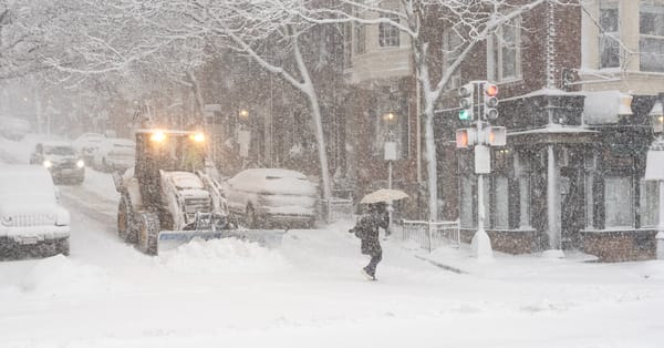 More Than Half a Million Lose Power on East Coast — NYT > Business