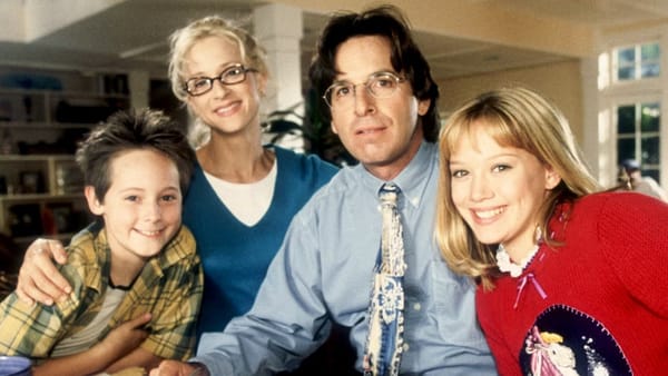 Robert Carradine Dead at 71 — 'Revenge of the Nerds' and 'Lizzie McGuire' Star — Movieweb