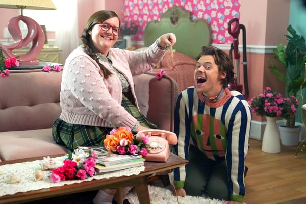 Aidy Bryant Based SNL's 'Joan Song' on a Real Song About Her Dog — Nbc