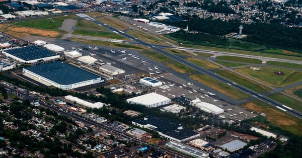 Near miss near Teterboro fuels push for aircraft location technology — NYT > Business