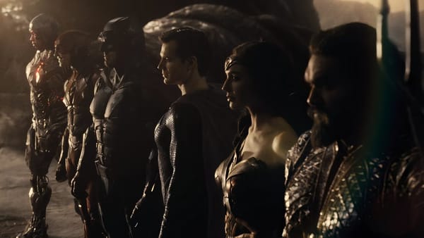 Zack Snyder Defends Batman v Superman and Fans — Movieweb