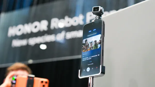 Honor Robot Phone showcases gimbal camera that pops out and dances — Latest news