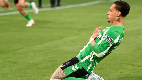 Antony scores stunning overhead kick in Seville derby for Real Betis — Goal