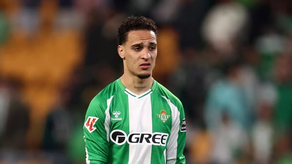 Antony confronts Real Betis fans after derby collapse — Goal