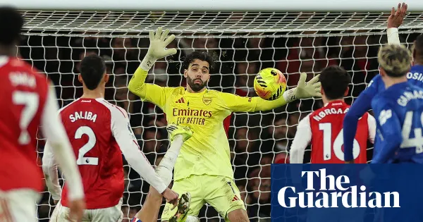 Arsenal edge Chelsea as title race becomes a painful, gripping spectacle — Football | The Guardian