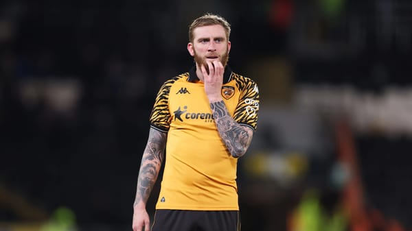 Oli McBurnie vomits on pitch at Fratton Park, blames caffeine gels — Goal