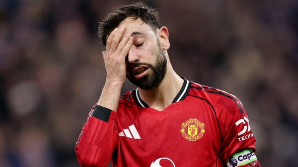 Lee Sharpe says Man Utd can afford to lose Bruno Fernandes — Goal