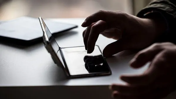 Motorola to preinstall GrapheneOS on 2027 phones — Latest news