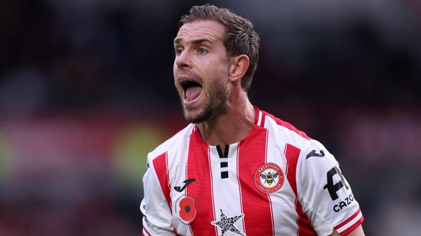 Jordan Henderson restrained after touchline altercation at Vitality Stadium — Goal