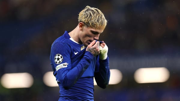 Liam Rosenior backs Alejandro Garnacho amid personal struggle — Goal