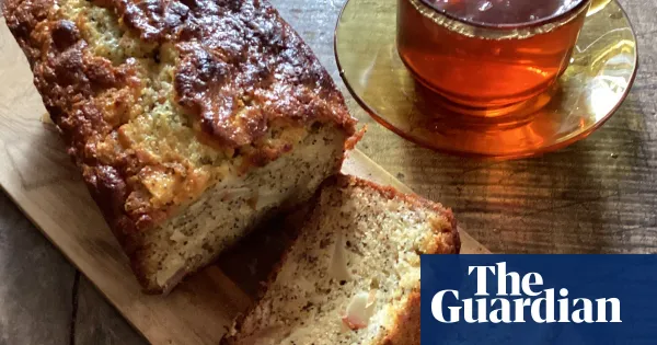 Rachel Roddy’s apple, honey and poppy seed cake — Lifestyle | The Guardian