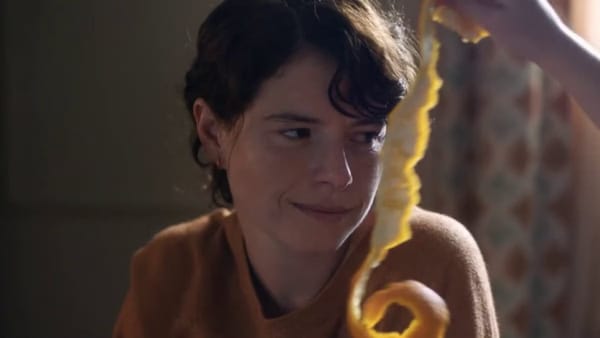 Jessie Buckley's Dark Turn in The Lost Daughter — Collider