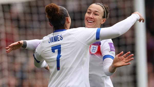 Lucy Bronze 'mind-blown' after 145th England cap, prioritises trophies — Goal