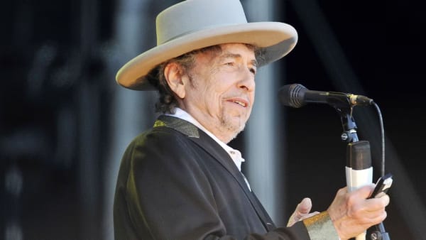 Bob Dylan Is One of Only Two People to Win Both an Oscar and a Nobel — Collider