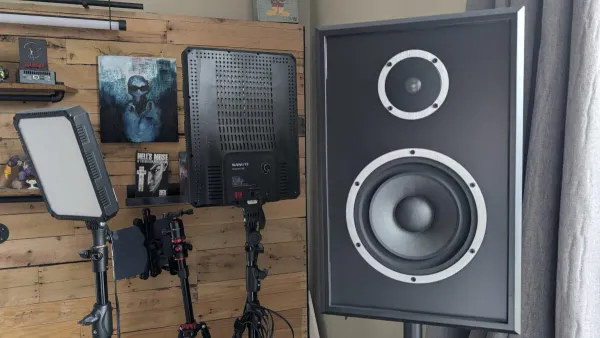KLH Model 3 speakers bring new life to music — Latest news