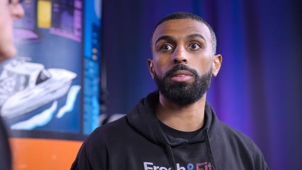 'Louis Theroux: Inside the Manosphere' Is a Global Streaming Success on Netflix — Movieweb