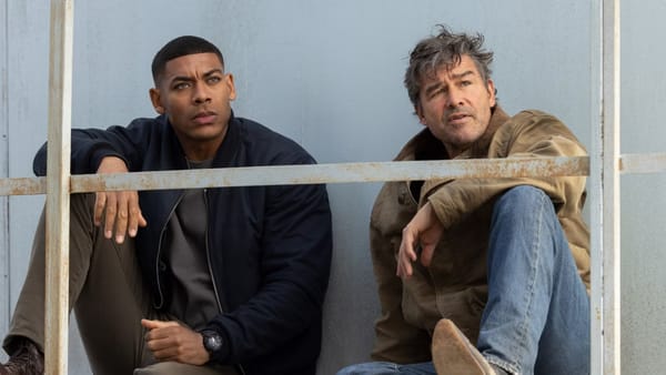 Alan Moore and Grant Morrison Criticize Damon Lindelof's DC Work — Movieweb